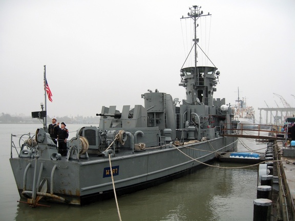 USS LCS(L) 102