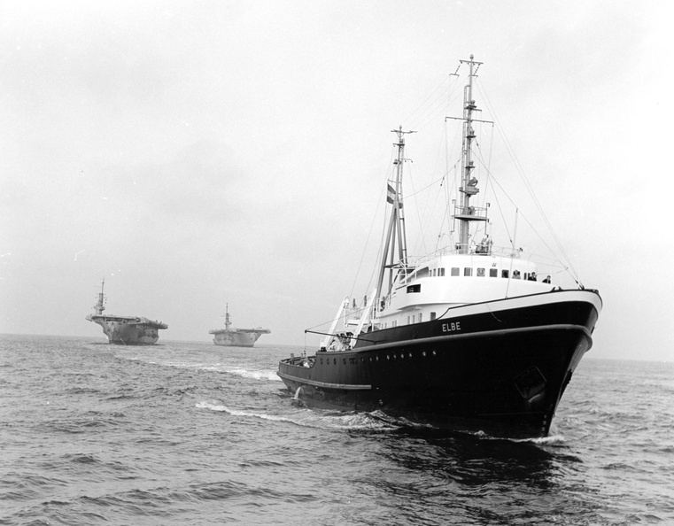 elbe1959vliegdekschepen021.jpg