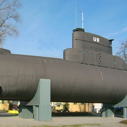 U-9