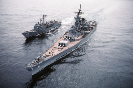 USS Iowa - USS Hallyburton - Ocean Safari 85 - DN-ST-86-02523