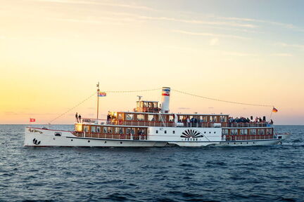 Raddampfer Freya im Abendlicht (1)