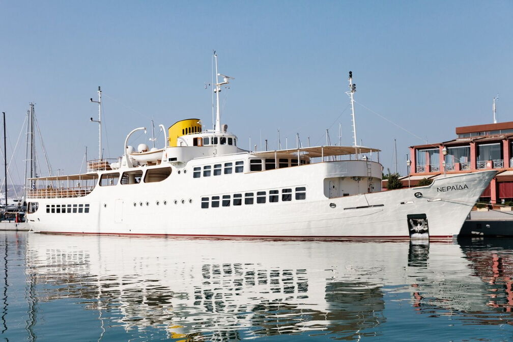 Greek ferry Neraida added